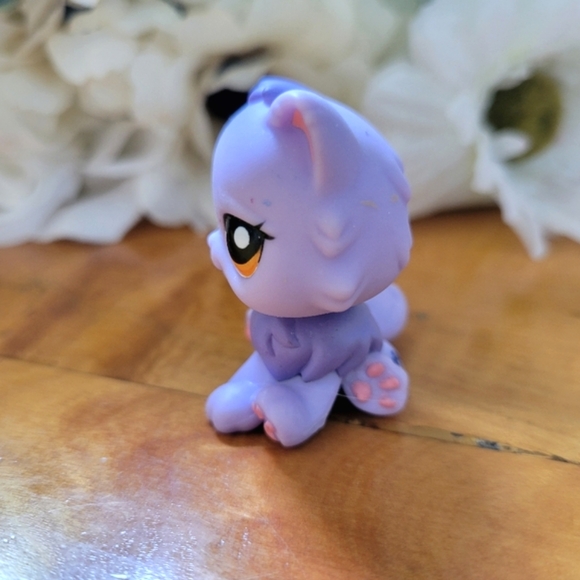 Littlest Pet Shop LPS #1771 Purple Cat Persian Kitten Orange Eyes 2007 - Picture 4 of 10
